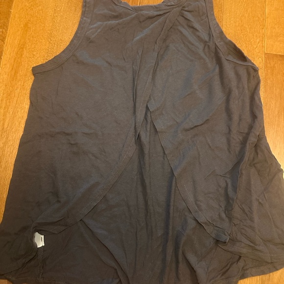Carbon copy Women’s Tank Size M GrayFeminist Drape Back Athletic Workout Wear - Picture 3 of 6
